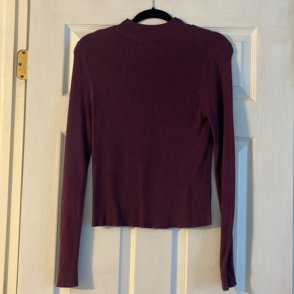 Becool Turtleneck Sweater - Picture 3 of 4